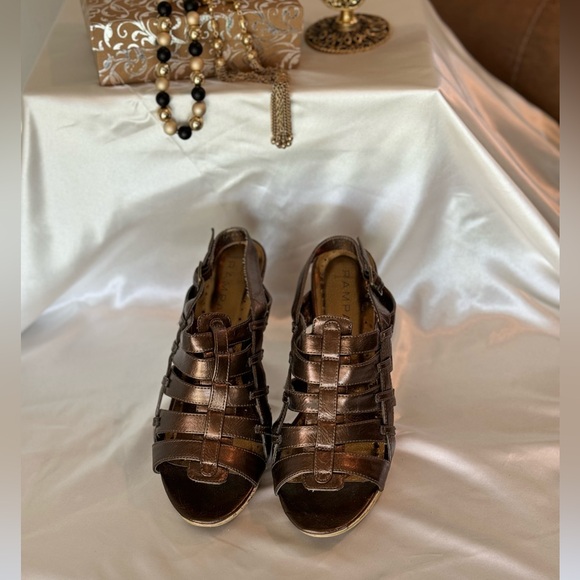Rampage: Metallic Bronze Heel - Picture 2 of 6